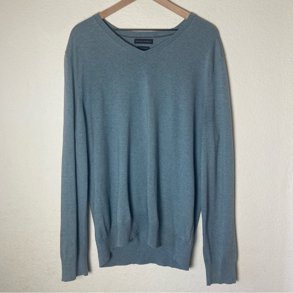 Banana Republic Luxury Blend Silk / Cotton / Cashmere V-Neck Sweater